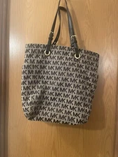 Michael Kors Jet Set BG/Bl/Black EW Signature Tote Handbag