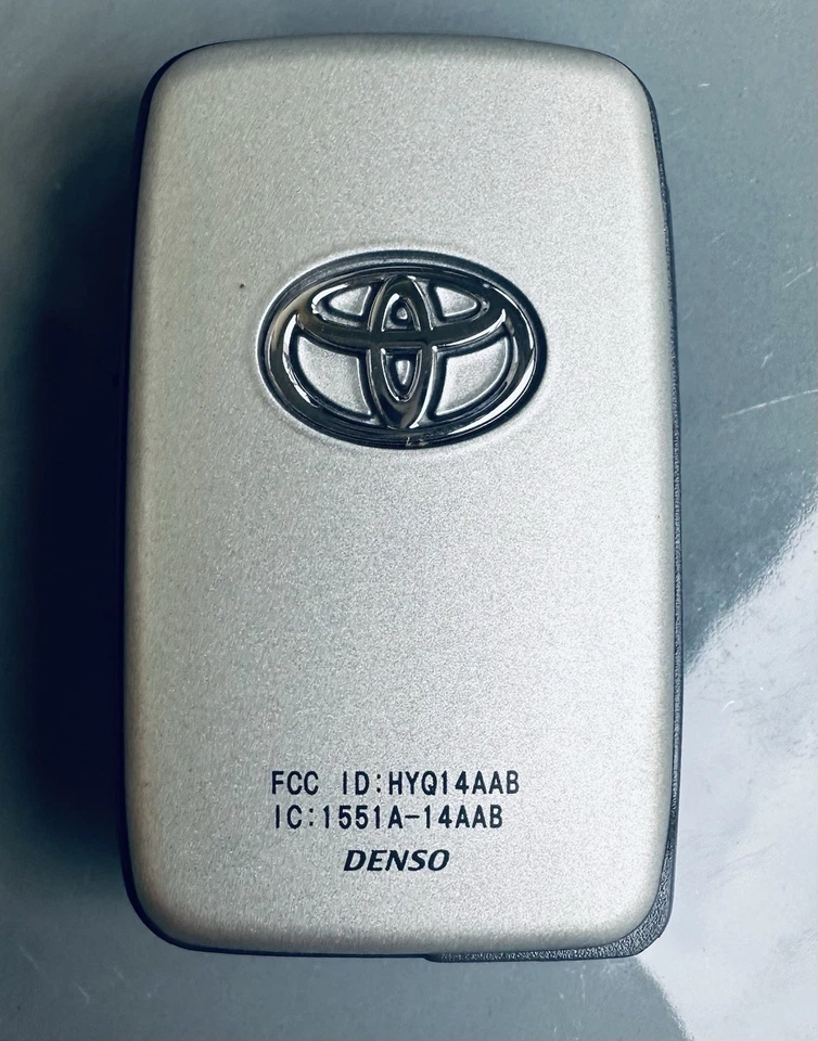 NEW 89904-06041 GENUINE TOYOTA OEM REMOTE TRANSMITTER KEY AVALON, CAMRY, COROLLA - Image 2 of 4