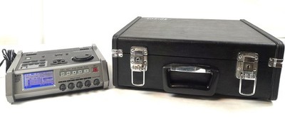 Edirol R4 - 4 Channel Portable Hardware Recorder and Wave Editor with Hard Case