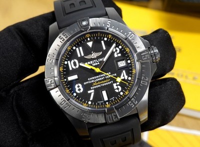 Breitling 45 mm AVENGER II SEAWOLF BLACK Code Yellow Automatic M17330 Blacksteel