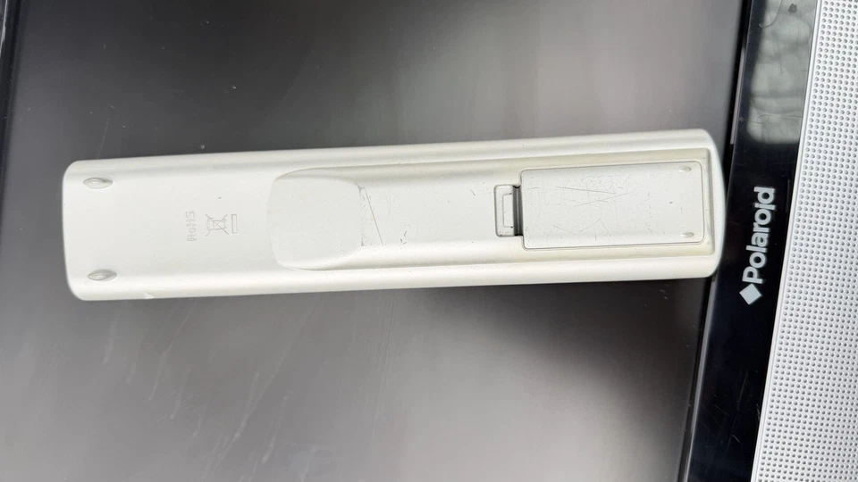 Polaroid LCD 16" Flat-Screen TV TLA-01511C Monitor w/ Remote Fully Functions!  - Image 4 of 4