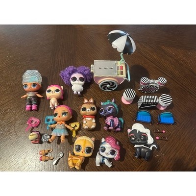 LOL SURPRISE PETS AND DOLLS LOT OF 28 Pieces