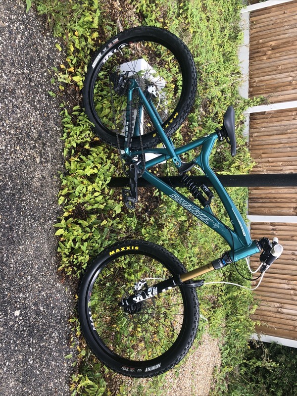 Santa Cruz Nomad V2 High Spec Fox 36 / Marzocchi Bomber/ Halo Sas