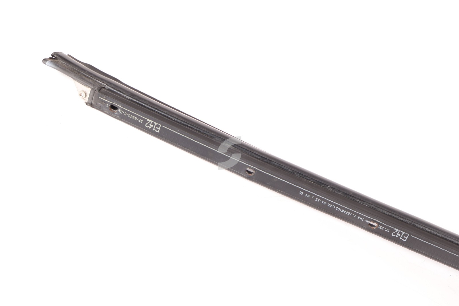 81361200-A1 RH DOOR OUTER EDGE SEAL  Ferrari USED