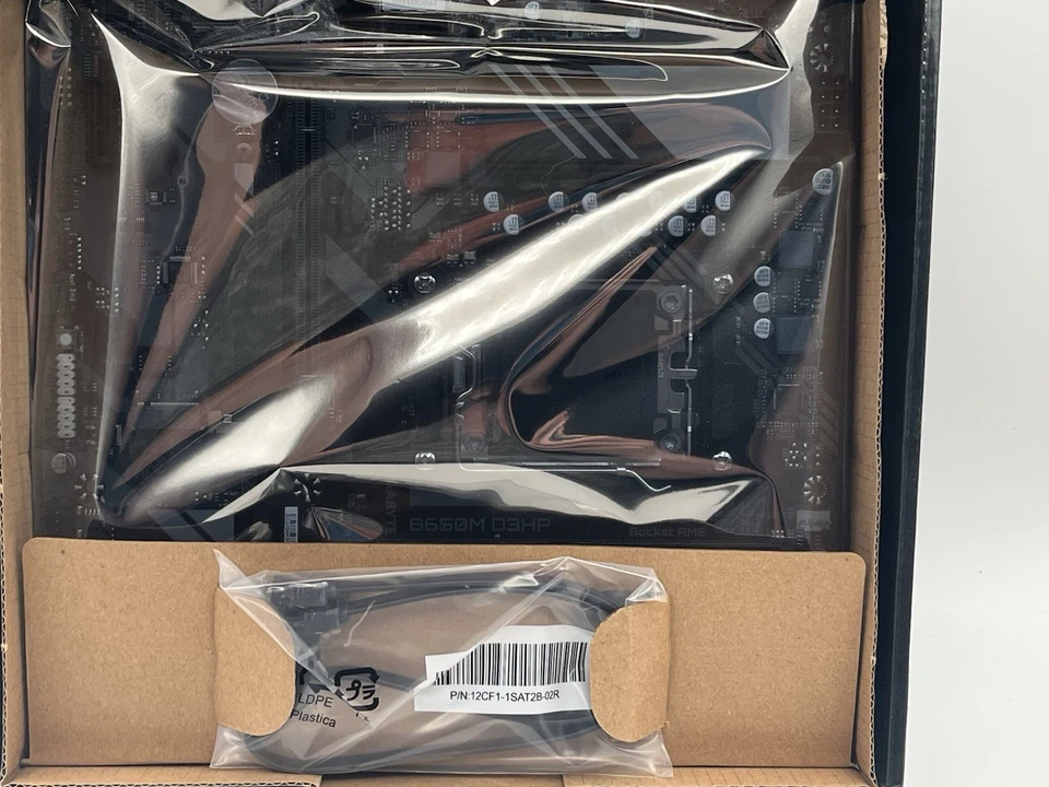 GIGABYTE B650M D3HP AM5 AMD B650 M-ATX Motherboard - Image 4 of 4