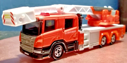 Camion scala Tomica Long Scania Nagoya City vigili del fuoco M32L-AT 145 rosso usato