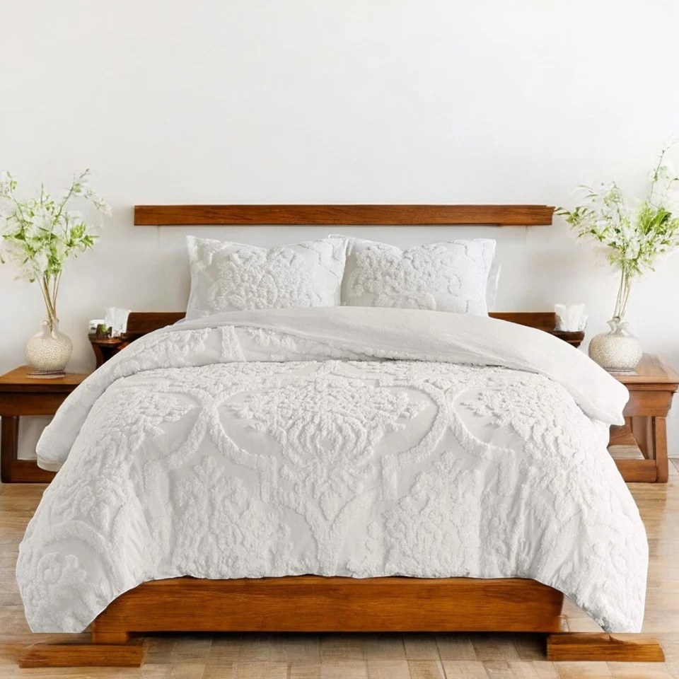 NEW Anthropologie White Queen Chenille Damask Quilt Bedspread Blanket & Sham Set - Image 3 of 4