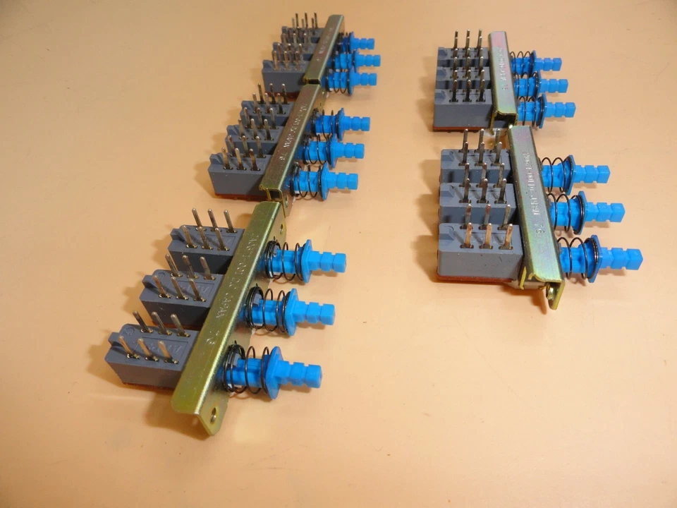 INTERRUPTOR SELECTOR PULSADOR PULSADOR NOS (LOTE DE 5)  Foto 4 de 4