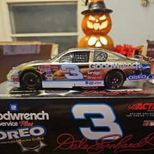 DALE EARNHARDT 3 OREO / GOODWRENCH 2001 MONTE CARLO "DEALERS" ACTION 1/24 CWC