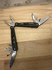 Stainless Steel Pocket Knife Multi-Tool Blade Unbranded Letherman Style 4”