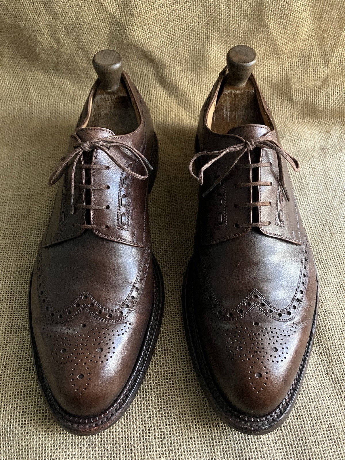 SAOLA J.M. Scarpe derby WESTON da uomo in pelle marrone con punta alare taglia UK 8 E US 9