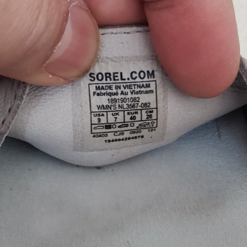 【チェリー】 Sorel Kinetic Impact Sandals Platform Woman's Size 9 Gray Yellow