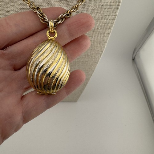 Vintage 1968 Avon goldfarbene Kette Halskette mit eiförmigem Parfüm Medaillon Schmuck