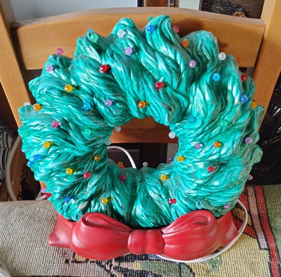 VTG Ceramic Lighted Christmas Tree Wreath Red Holly Ribbon Base Tampa