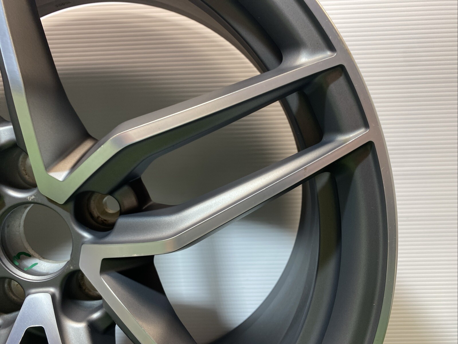 ✅ 2017-2023 Audi R8 V10 19 Inch 19 x 8.5 Original Wheel Rim 4S0601025D Front