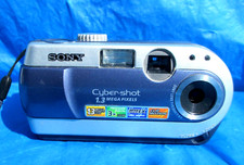 SONY Cyber-shot DSC-P20 1.3MP Compact Camera not fully tested Blue/Silver body