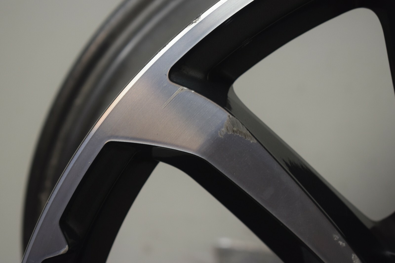 2017-2018 MASERATI LEVANTE 8.5JX19 INCH WHEEL RIM FACTORY OEM