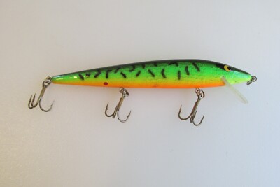 Lot #3300 Smithwick Rogue Rattle Jerkbait 4 1/2'' VG Condition