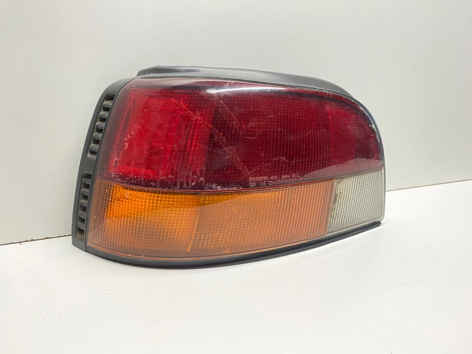 1991 - 1992 GEO STORM REAR LEFT DRIVER SIDE TAIL LIGHT LAMP OEM, 166-58516 - Image 2 of 4