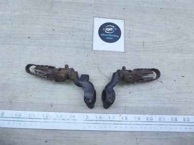 1975 Yamaha DT100 Enduro Y21072) left and right front foot pegs set 