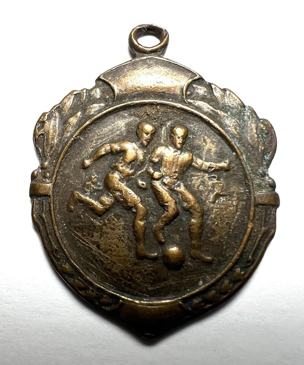 MÉDAILLES DE BRONZE football dans leur écrin vintage EUR 25,00
