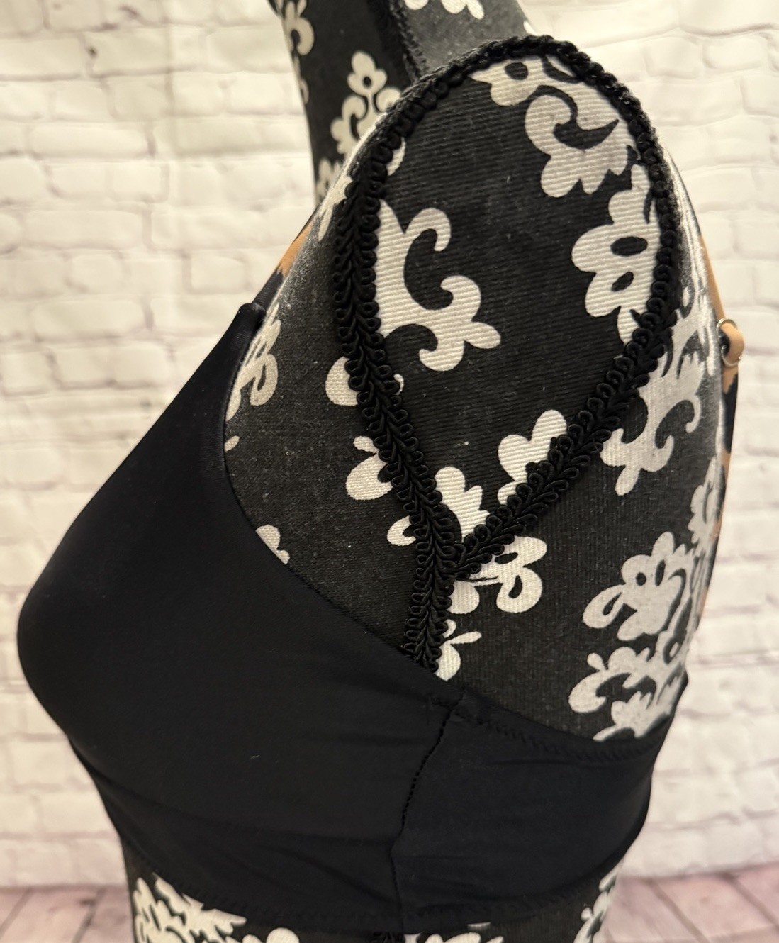 Women’s Solid Black Lightly Padded Leopard Print … - image 4