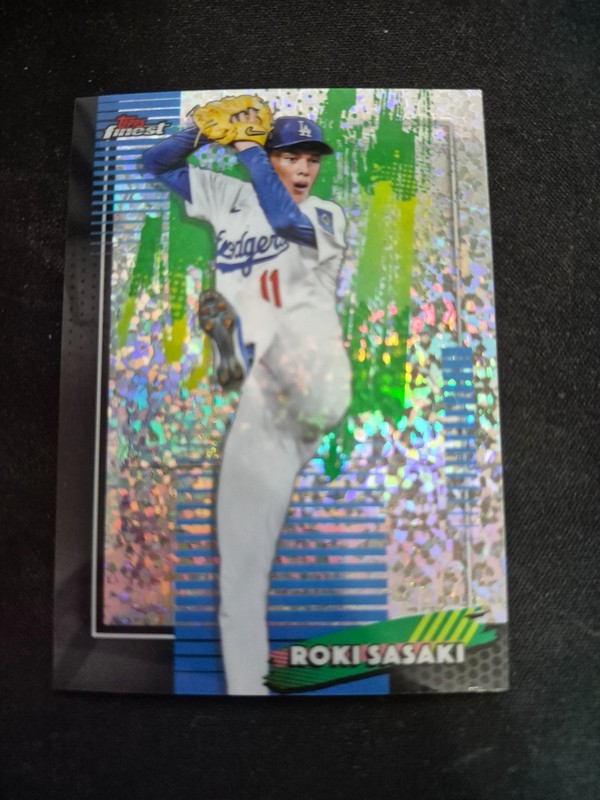 Topps Finest 2026 Roki Sasaki Common Mini Diamond #11 Los Angeles Dodgers