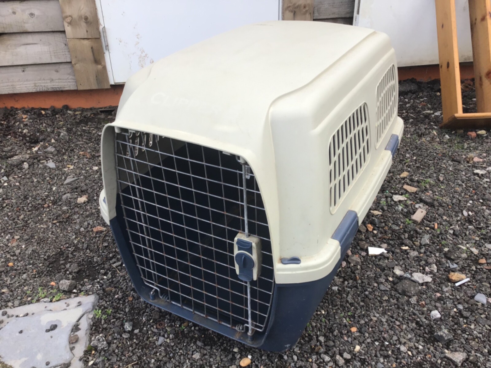 air conditioned dog carrier