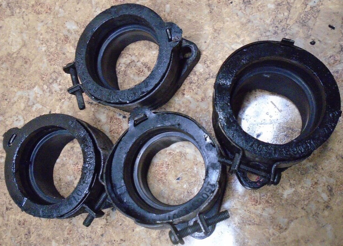 ザイ出品 1995 Kawasaki ZX1100 ZX 1100 GPZ Engine Intake Manifold Carb Boot