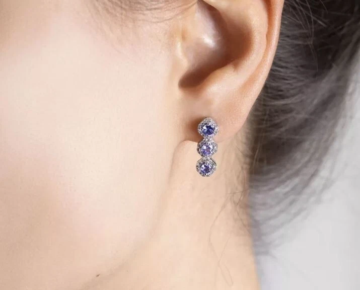 Brincos de gota bonita azul tanzanita simulada corte redondo folheados a ouro branco 14k - Imagem 3 de 4