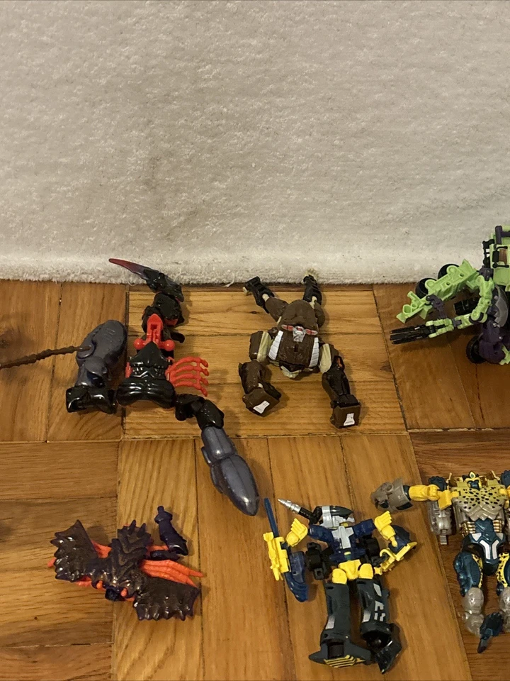 Gran Lote de Figuras de Acción de Colección Transformers y Guerra de las Bestias Hasbro Años 90 Y2K Foto 4 de 4