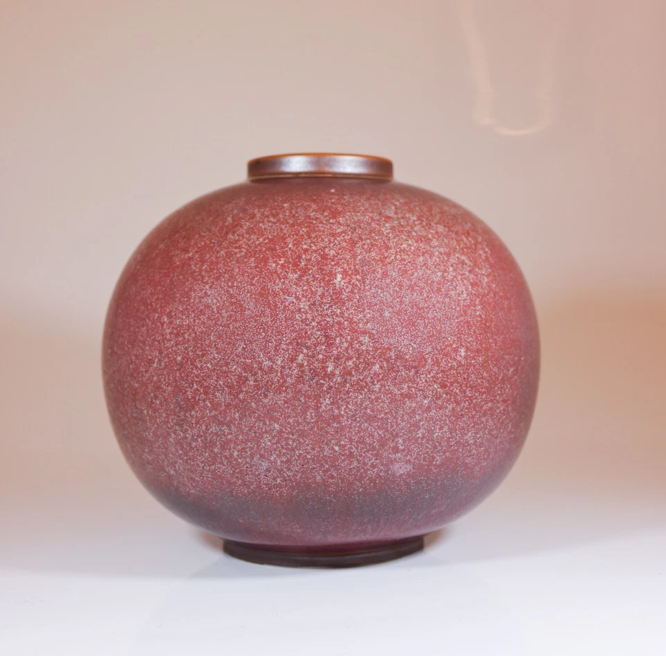 Stunning Red Stoneware Vase attributed to Gunnar Nylund Rörstrand - Image 2 of 4