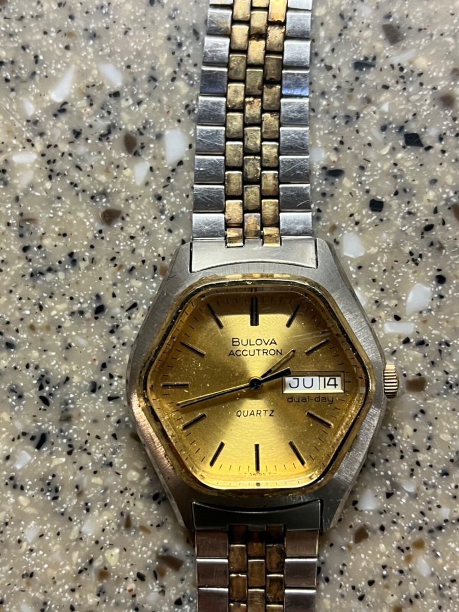 Vintage Bulova Accutron 1970's 6 Sided Hexagon shape Day Vintage Bulova Accutron 1970's 6 Sided Hexagon shape Day