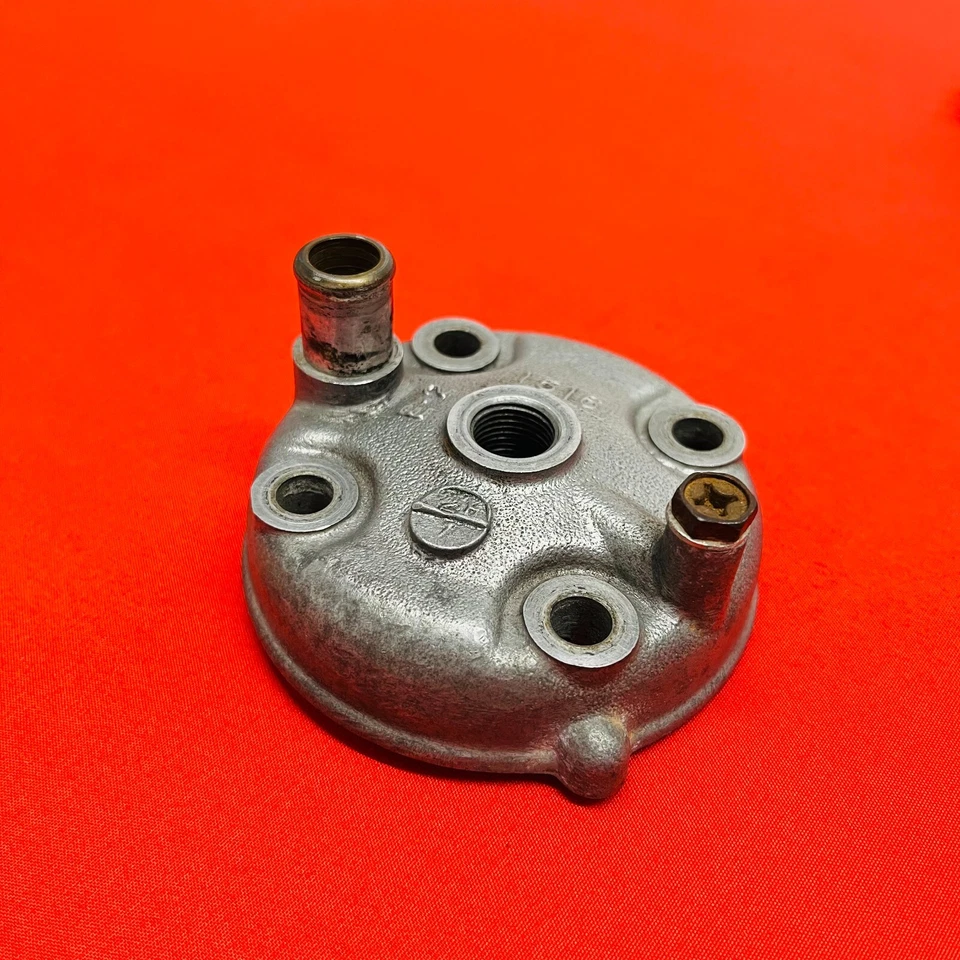 KX65 TAMPA DE CÚPULA DE CABEÇA DE CILINDRO EXTREMIDADE SUPERIOR ORIGINAL DO FABRICANTE KAWASAKI RM KX 65 (2002-2022) - Imagem 2 de 4