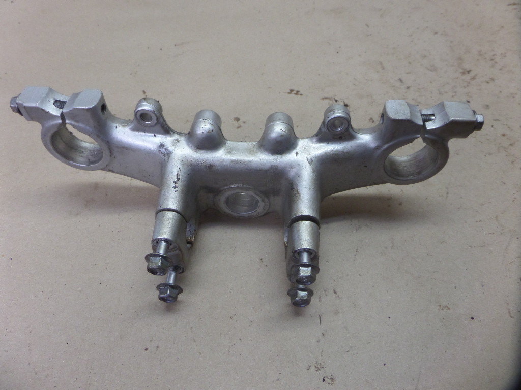 2001 YAMAHA TW200 UPPER TRIPLE TREE WITH HANDLEBAR RISERS MOUNTS eBay