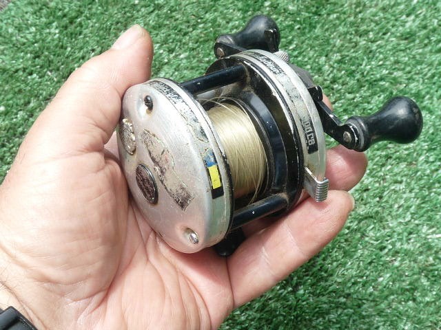 Classic Ambassadeur 4600CB Bait Casting Reel RH