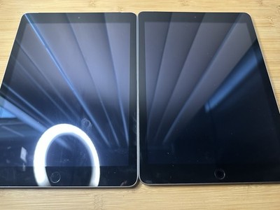Two Apple iPads (5th Generation) A1823 32 GB, Wi-Fi + 4G, 9.7 in - Space Gray