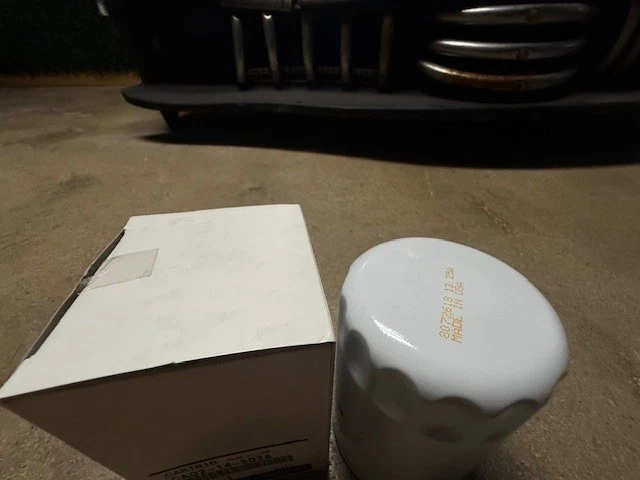 (1) Genuine MAZDA OEM OIL FILTER CA02-14-302A - same as dealership / YF0914302A - Image 3 of 4