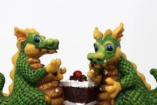 1997 Spangler’s Realm 191001 Delicious Discovery 4" figurine