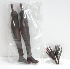 POPPY PARKER NUBIAN FLAT FEET LOWER LEGS  HANDS LONG MANICURED NAILS INTEGRITY