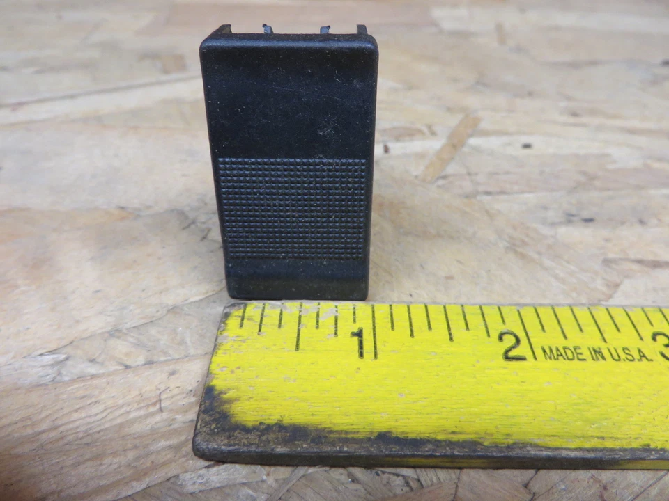 奥迪 100 1993 1994 年 DASH BLANK 插入原始设备制造商 # 8939415 黑色 — 第 3/4 张图片