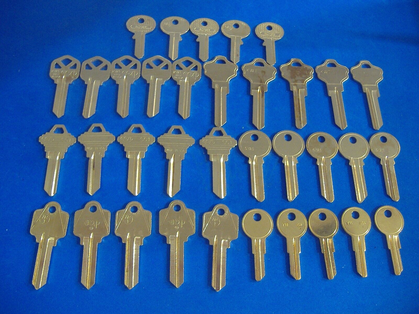 LOT OF 35 MOST POPULAR KEY BLANKS HOME AND OFFICE KWIKSET SCHLAGE ARROW  YALE USA