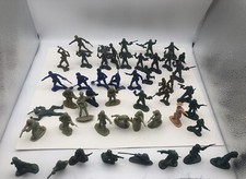 Lot of 48 soldier figures