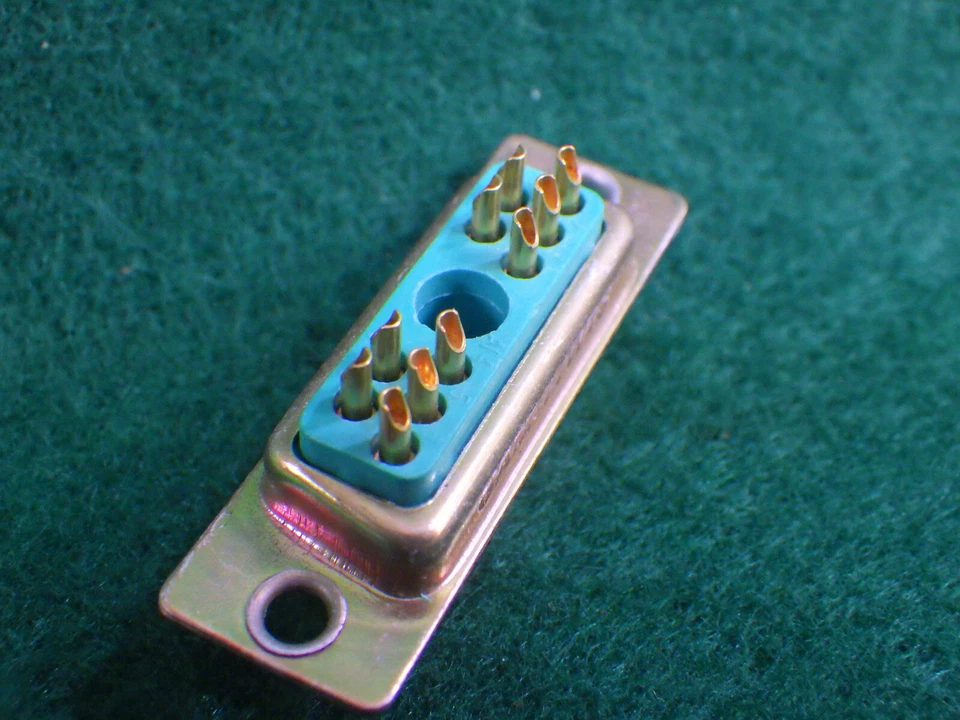 D-SUB 10/11 Pin female Solder Cup Panel Connector 1980s new old stock GAM-11W1S - Image 3 of 4