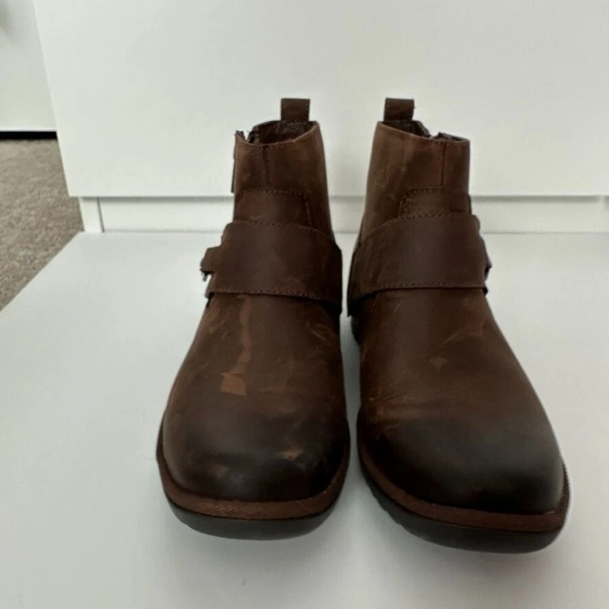 Ugg cheyne 2025 boot brown