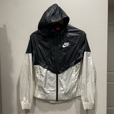 Nike NSW Windrunner Black/White Jacket 804947-010 Running Women  s Size: XS READ