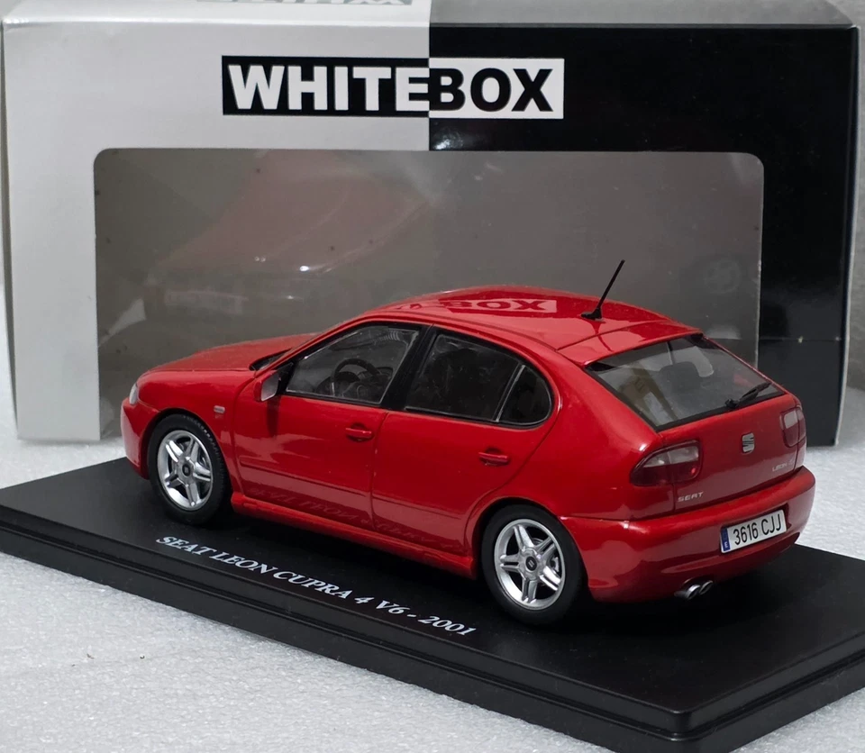 Seat Leon Cupra MK4 V6 2001 Red 1/24 Whitebox No Neo, No Ottomobile RARE!! - Image 4 of 4