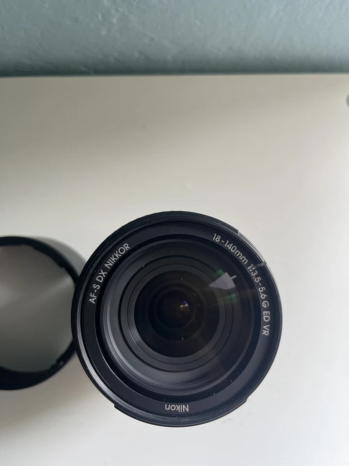 Nikon AF-S DX NIKKOR 18-140mm f/3.5-5.6G ED VR Obiettivo - Immagine 2 di 4