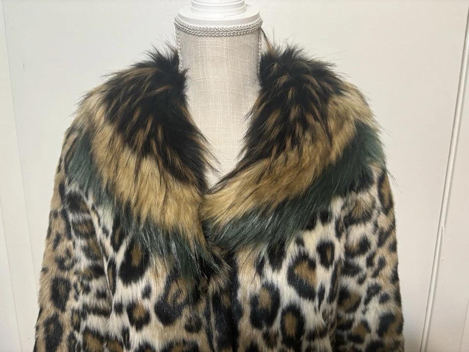 Vintage Guess XS - Chaqueta de piel sintética con estampado de leopardo - Verde en el cuello Foto 2 de 4