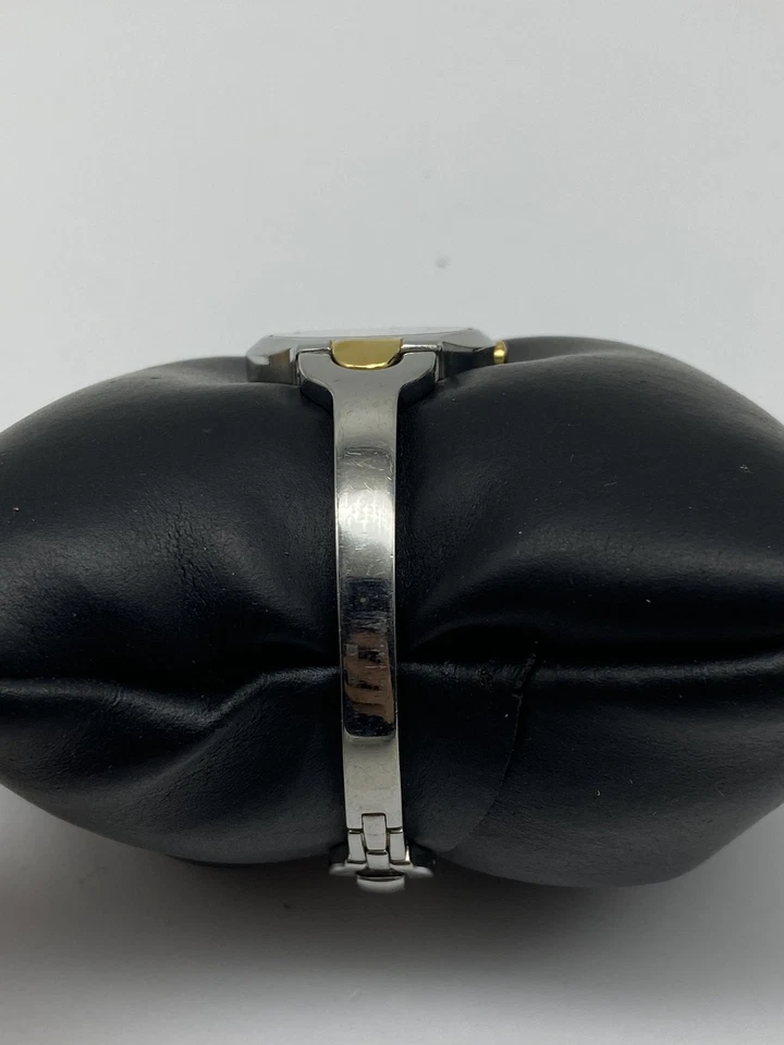 Reloj suizo de cuarzo para mujer Movado 24 mm WR Foto 3 de 4